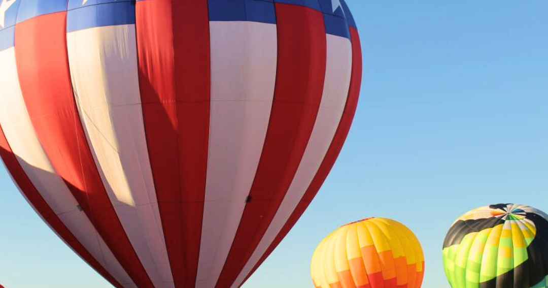Take Flight With 15 Uplifting Pictures of Hot Air Balloons